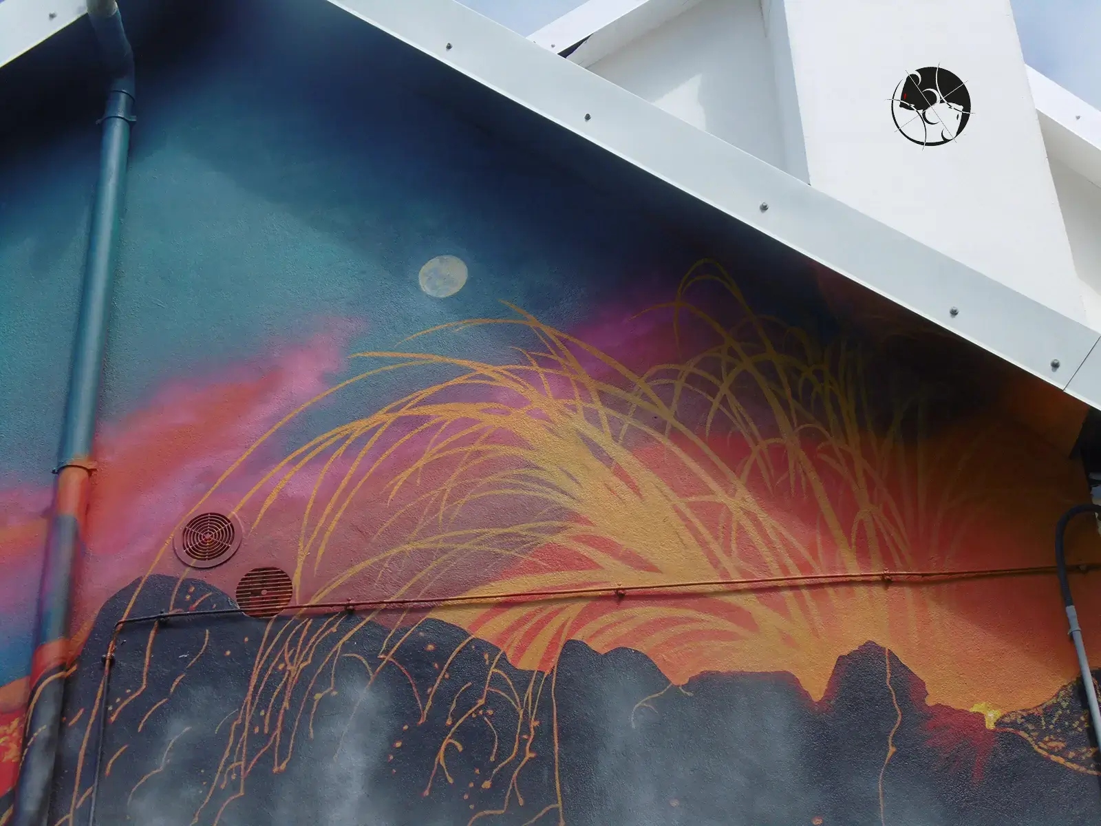 fresque_volcan_2_cratere_eruption.webp