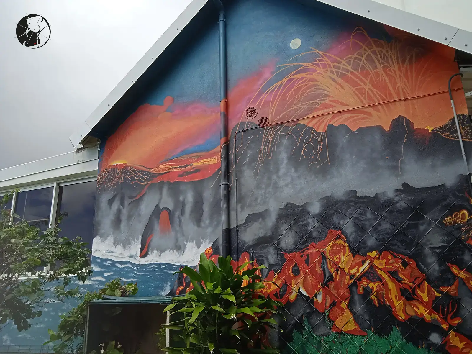 fresque_volcan_facade_complet.webp